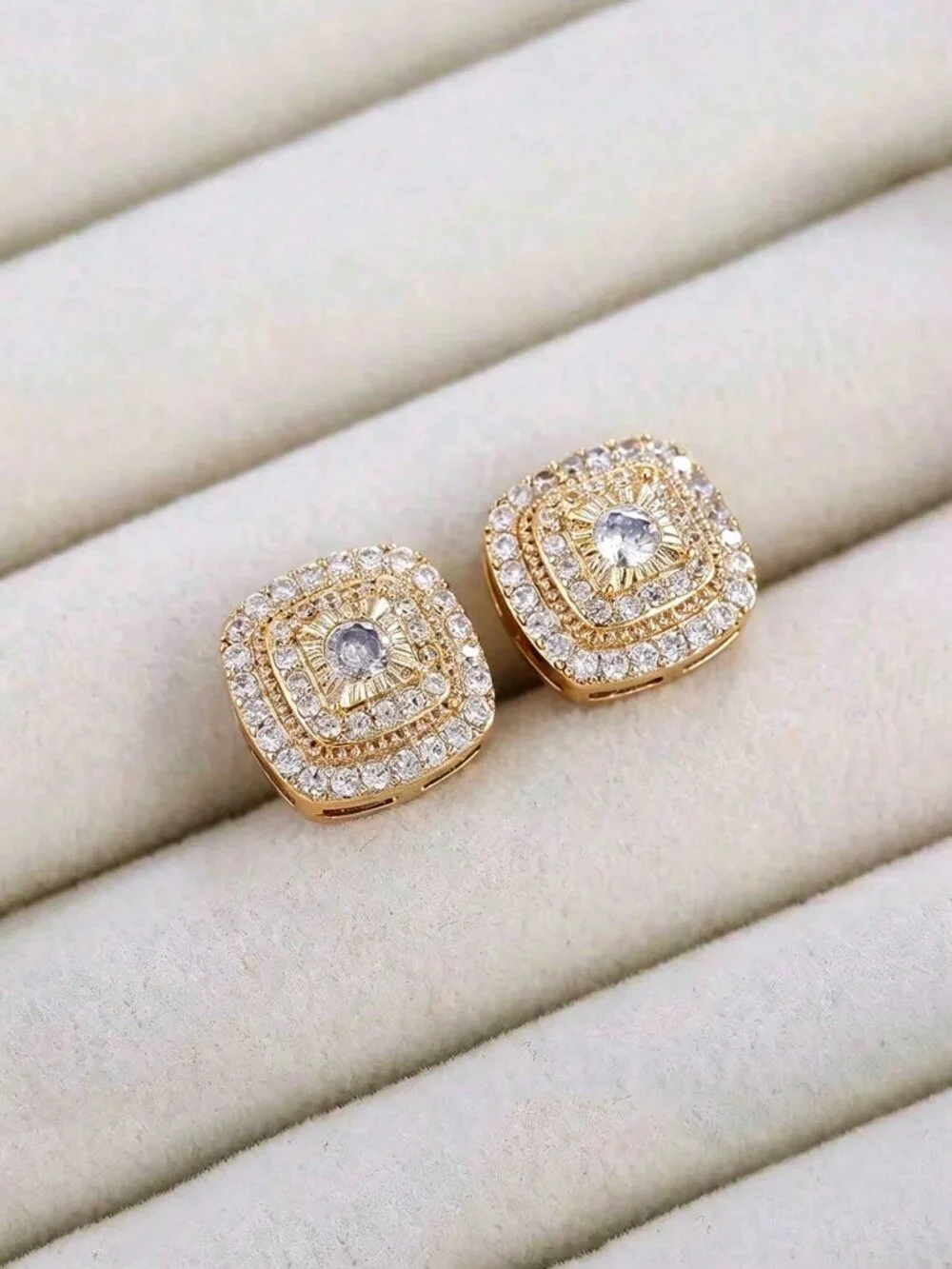 2 Pairs Vintage Square Zirconia Sparkling Hiphop Style Unisex Stud Earrings, Fas